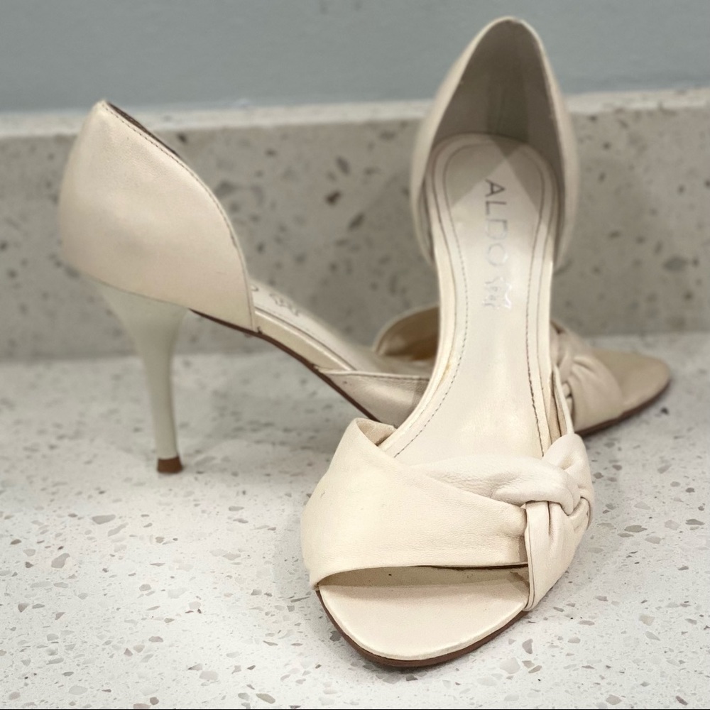 Very Cute Aldo Cream Heels Size 7 1/2